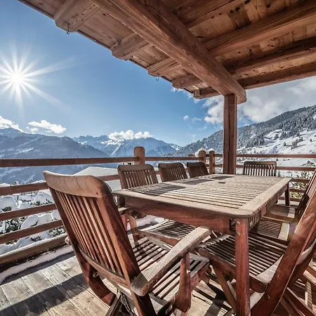 Capel - By Emerald Verbier